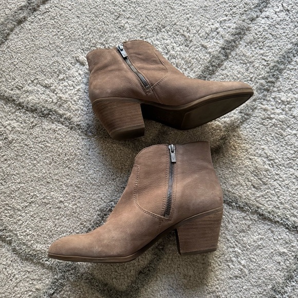 Frye Leather Ankle Boots booties Pointed Toe Gray Side Zip heels Size 9 - Picture 6 of 10